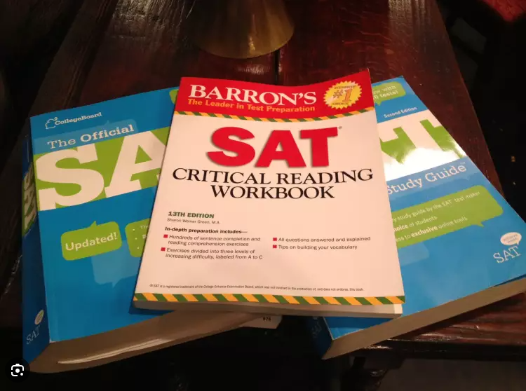 Sat مدرب الدبلومة الامريكية