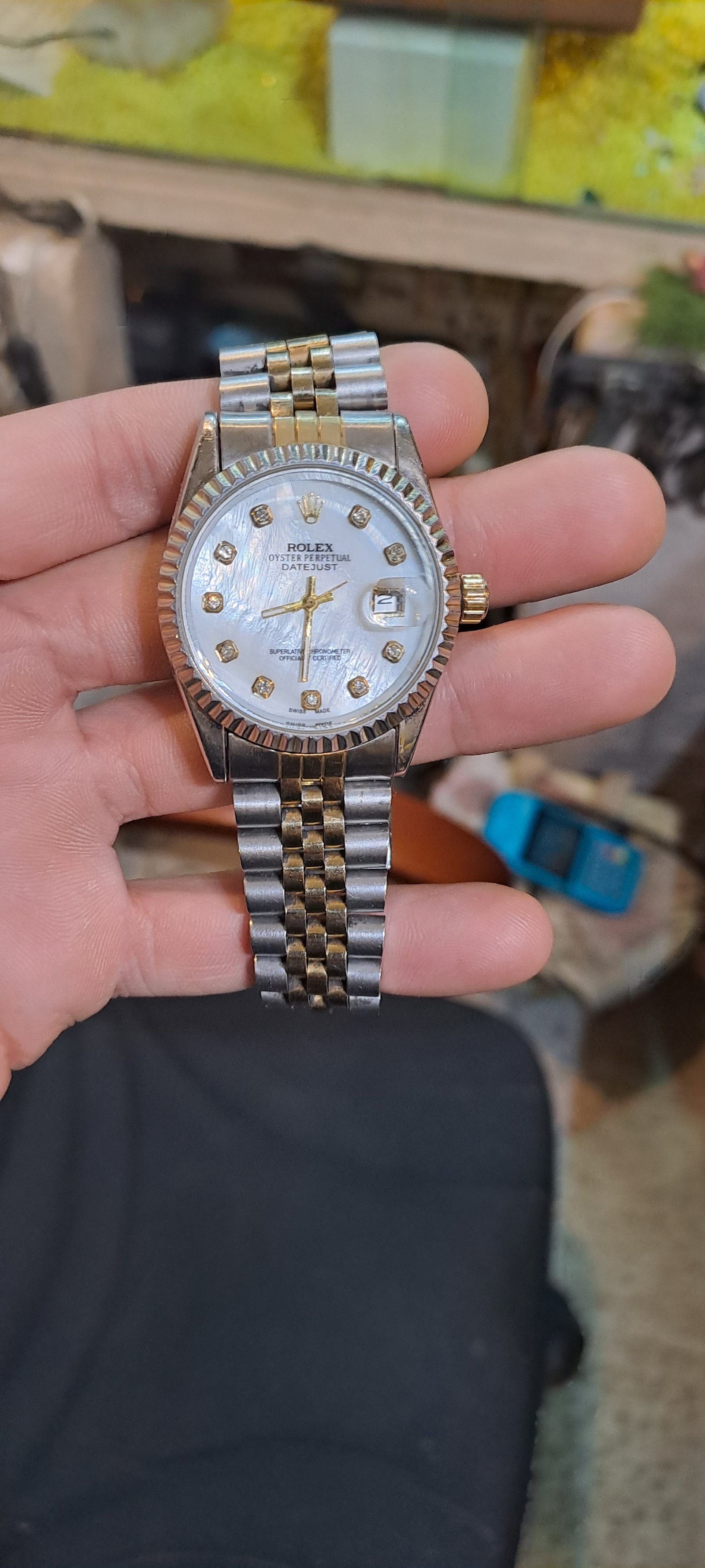 الساعه وقعت الحروف و الفصوص وقعت تعالي لبيت الساعات 🤗